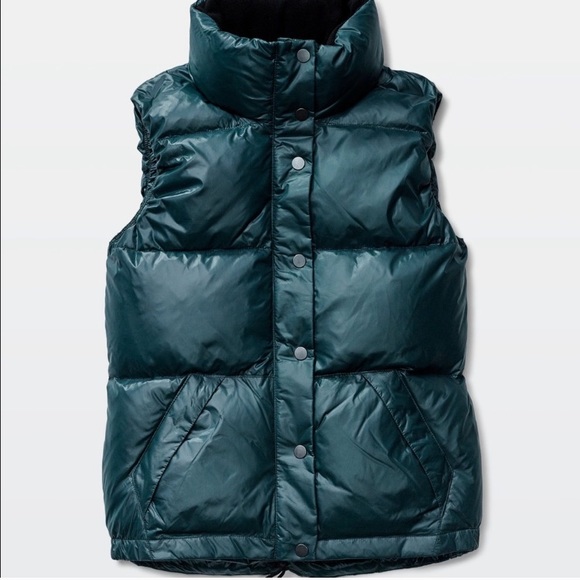 Black Aritzia Community Semper Down Vest
